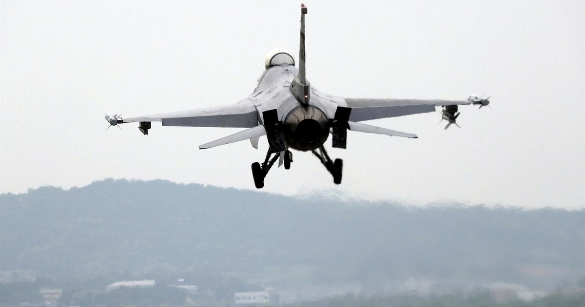 Breaking: Fiery F-16 Crash Over Michigan Sends Pilot Scrambling to Eject in Time – RedState