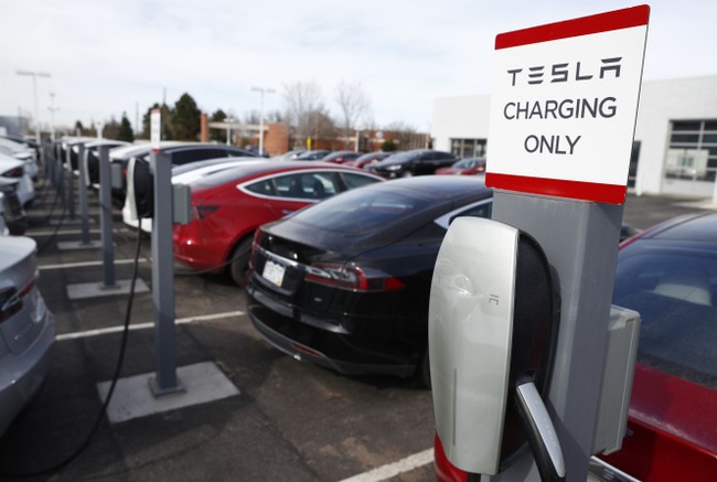 Chicago's Arctic Conditions Turn Tesla Ownership Into a Nightmare - Vimarsana News