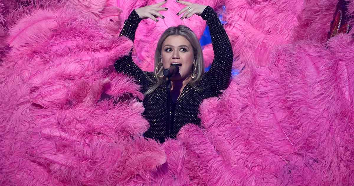 Kelly Clarkson Invoking Celebrity Privilege on a Small Brooklyn Store Doesn't Go According to Plan