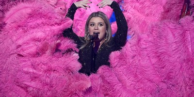 Kelly Clarkson Invoking Celebrity Privilege on a Small Brooklyn Store Doesn't Go According to Plan