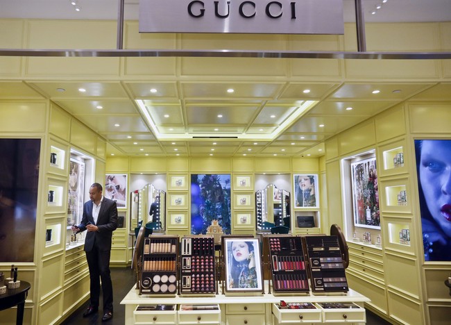 Thieves Steal $50K Worth of Merch From NYC Gucci After Parent Company Donated to Defund Police Group