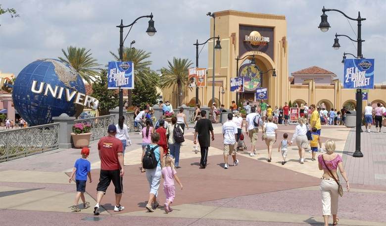 'English Only Warning Signs' Trigger Lawsuit Against Universal Orlando Theme Park 