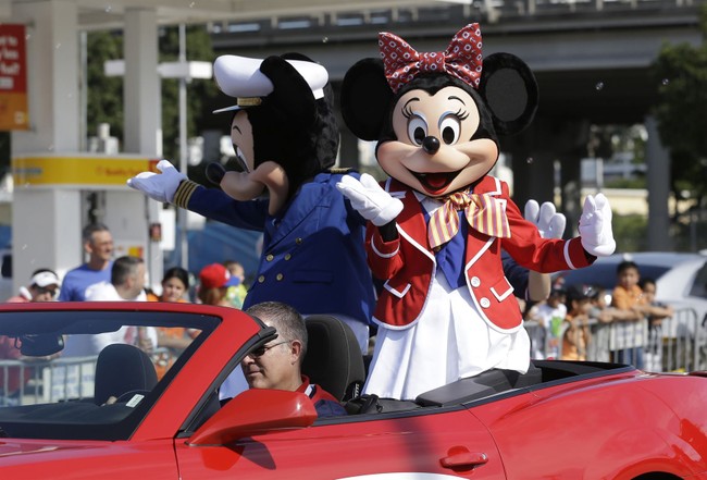 Florida Man Friday: Dad Dishes Out Some Rough Justice at Disney World - Vimarsana News