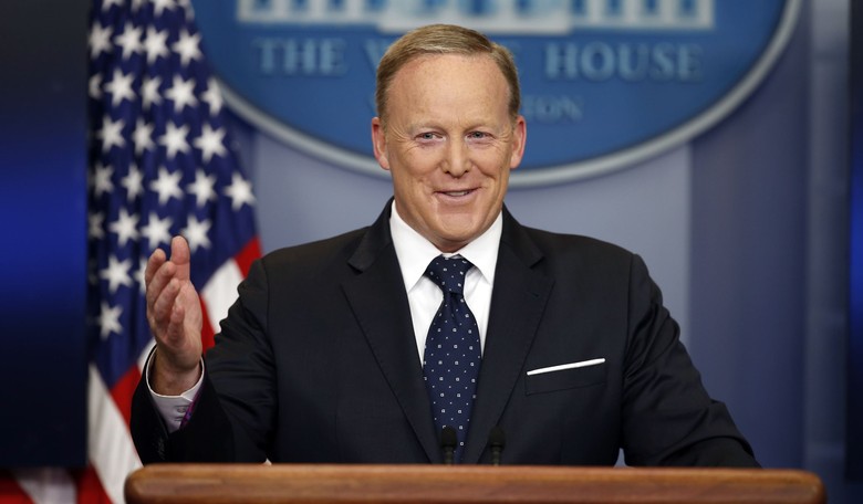 Trump's Former WH Press Secretary Has Some Advice About the Slew of Executive Orders That Are Coming