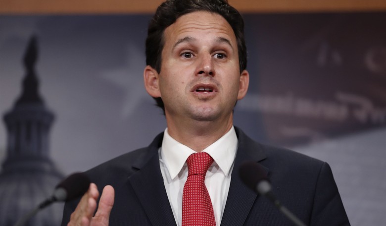 Sen. Brian Schatz Is 'Serene' Amid Shutdown, but Not When It Comes to Withholding Senate Pay