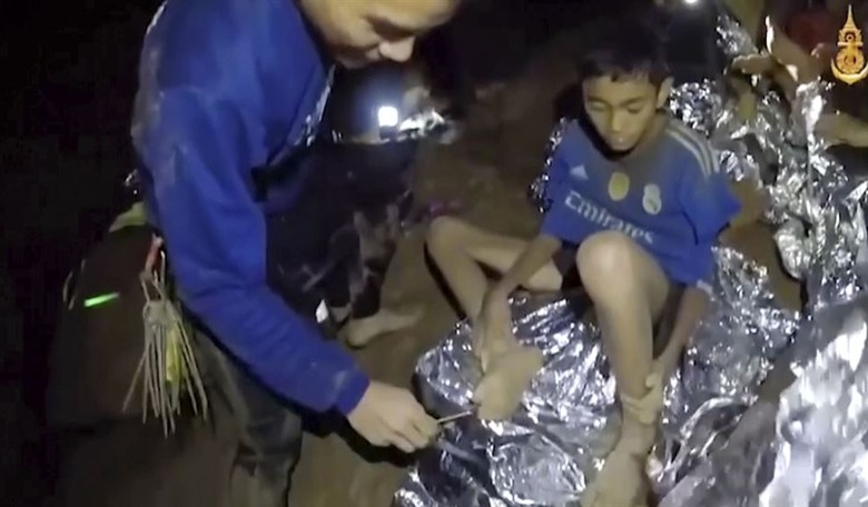 Navy SEALs Rushing to Teach Trapped Thailand Soccer Team How to Swim, Scuba Dive