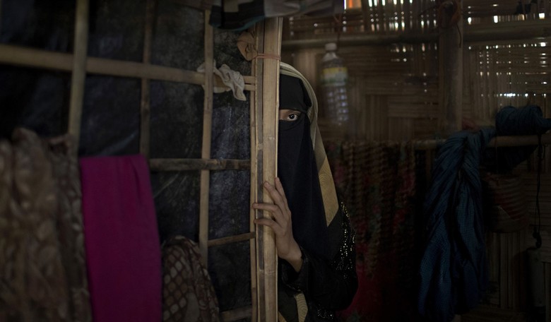 Iranian Matchmaking Platform Lets Parents Sign Up Girls as Young as 13 for Marriage