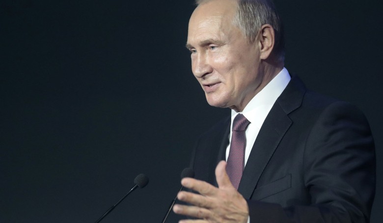 Trump Vows to Confront Putin on Election Propaganda 