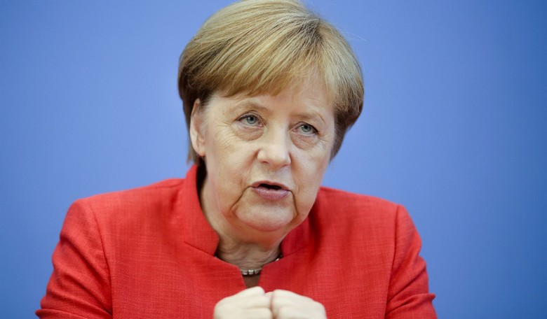 Angela Merkel Defends Trump's Planned Meeting With Putin 