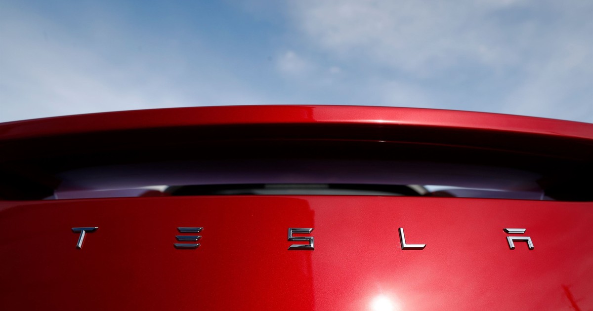 Elon Musk Unveils Prototype of Flying Tesla Roadster, and It Is Absolutely Insane – RedState Elon Musk Unveils Prototype of Flying Tesla Roadster, and It Is Absolutely Insane – RedState