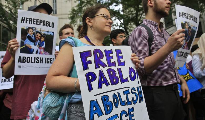 AP Poll: Only a Quarter of Democrats Want to Abolish ICE