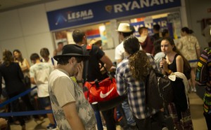 Former Venezuelan Diplomats Arrested for Smuggling Cocaine Into Madrid Airport
