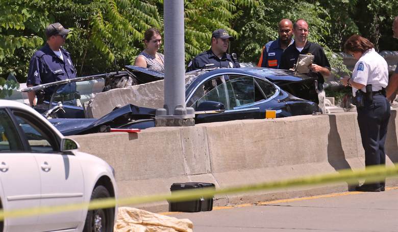 Hoge’s Heroes Sunday: 30 High School Kids Lift Car off Pinned Mom and Baby