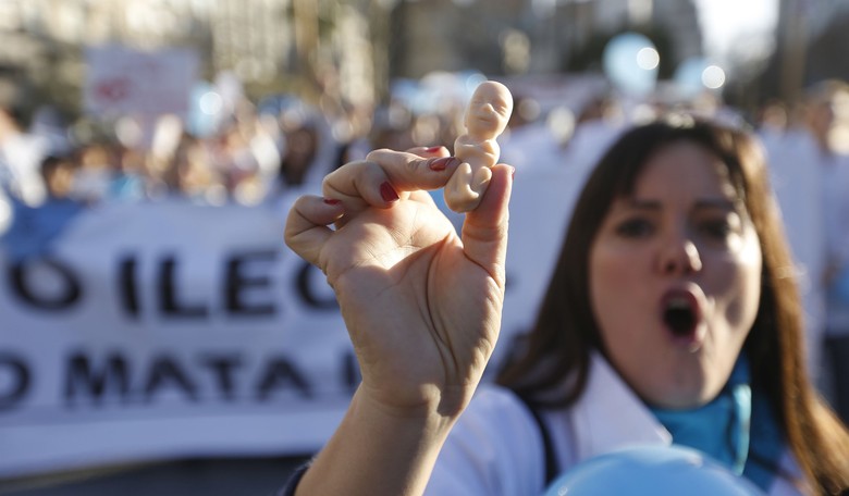 Oklahoma Judge Blocks ‘Heartbeat’ Abortion Law From Taking Effect
