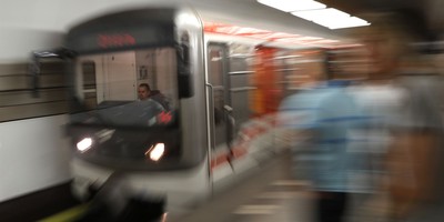 Authorities Baffled After Man, Woman Seen 'Calmly Sitting' on NYC Subway Tracks Before Being Struck