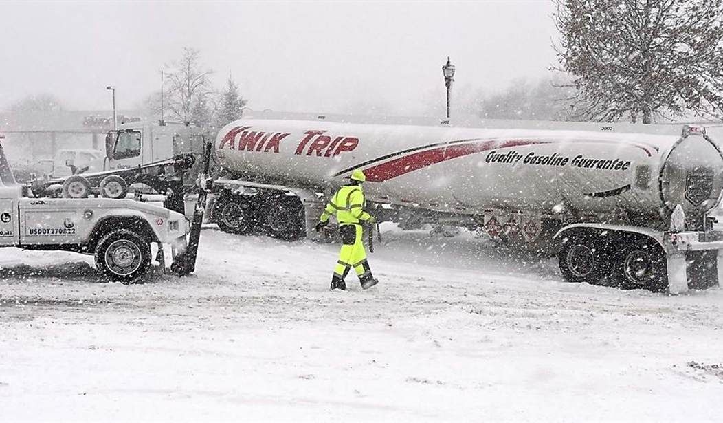 Trump Admin Begins Termination of 200k CDLs for Foreign Drivers