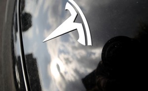 Tesla Shows Off Its New Flying Roadster, and Yes, You Need to See This