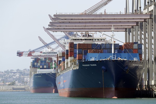 California Makes Everyone Else Pay for Its Climate Goals With $2.2 Billion Port Rule