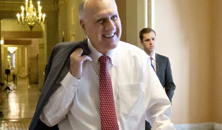 It's Official: Arizona's Jon Kyl is a Senator Again 