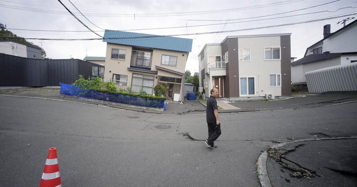 Japan Issues Tsunami Warnings After Major Quake Strikes Off Its Northern Coast