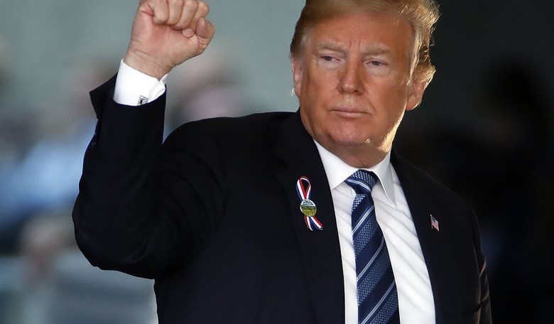 Did Media Ignore Another Trump Photo that Put Him in a Good Light?