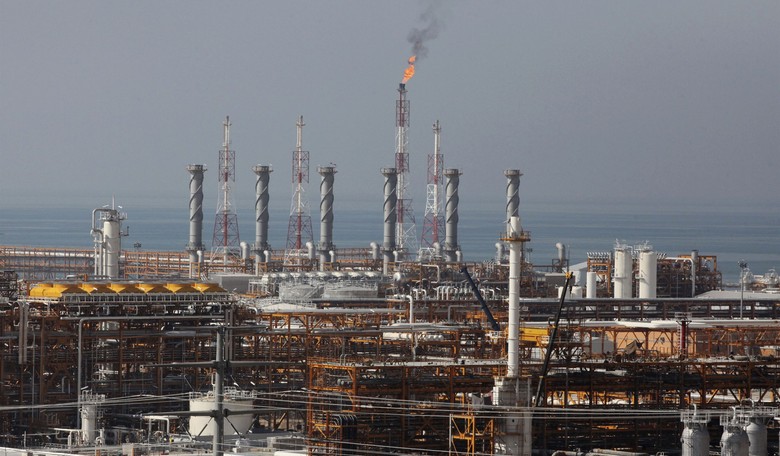'Maximum Pressure': Trump Admin Sanctions Chinese Refineries for Facilitating Iranian Oil Exports