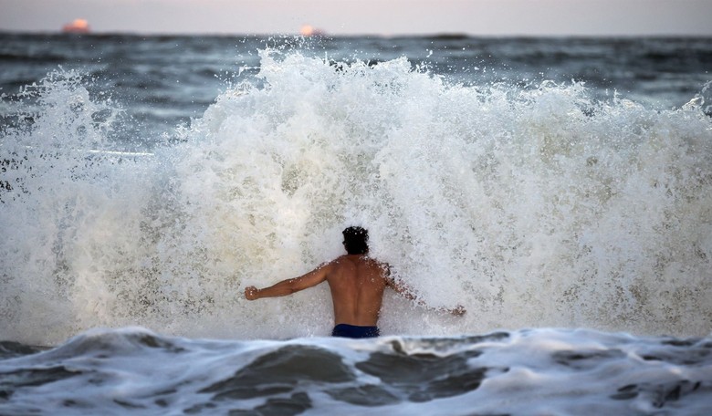 Trump to Honor Hero 16-Year-Old Lifeguard — 'He Deserves It!'