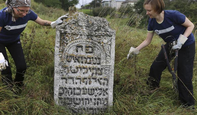 Antisemitic Incidents Increase in the U.S., Now Affecting 'Sacred Resting Places'