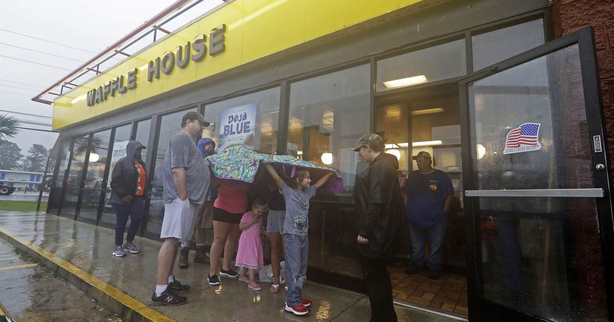 Waffle House Shames The Weather Channel, Which Deleted Its Hurricane Isaias Post