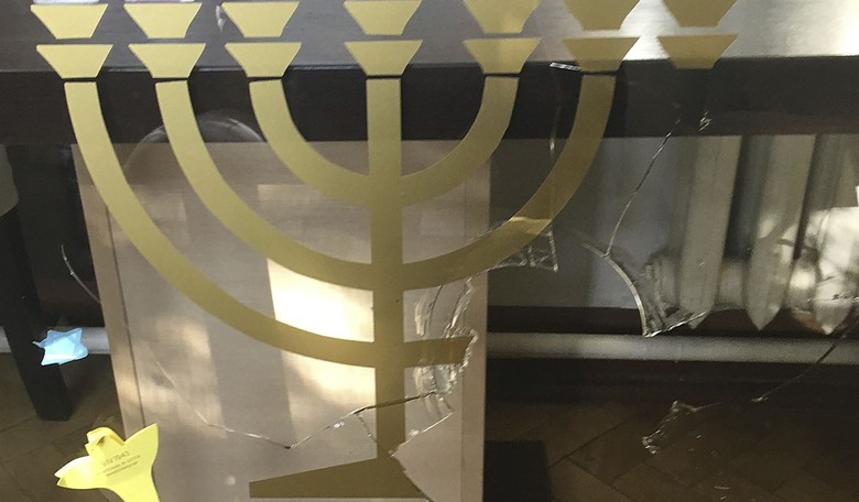 Yom Kippur Synagogue Shooting in Ontario