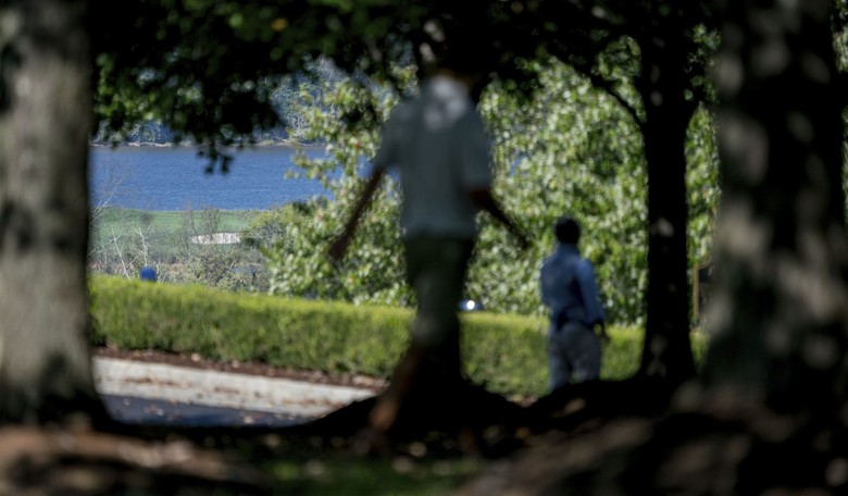 Real America Sits at One End of the Potomac -- and at the Other