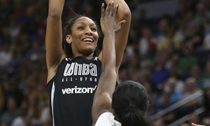 ‘Complete Fool’: WNBA Star Goes After Fan Who Pointed at Her After Sophie Cunningham Foul