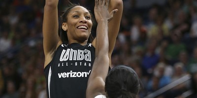 ‘Complete Fool’: WNBA Star Goes After Fan Who Pointed at Her After Sophie Cunningham Foul