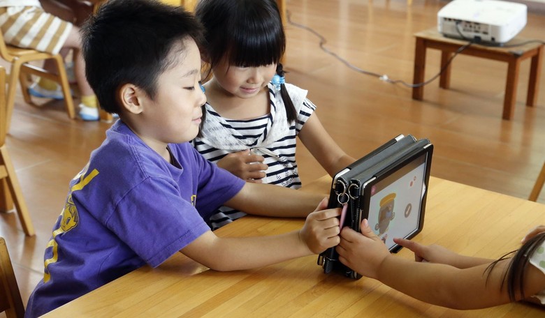 An Easy Way to Interest Your Kids in God & Virtue