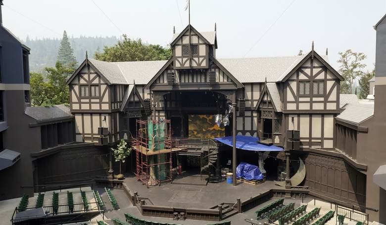 Wave G'Night, England: Quaking Over Shakespeare