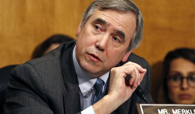 'It's an Offense': Jeff Merkley Shows No Mercy for Colleague Lamar Alexander