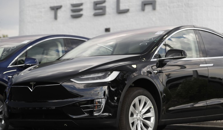 Whoa: Anti-Tesla Protester Hits Trump Tesla Supporter With Car at Protest in Idaho