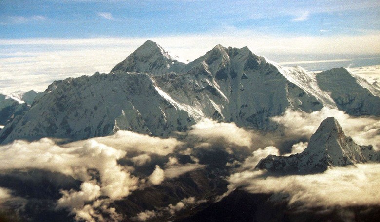 Whoa, This Was Unexpected: Mount Everest Guides Accused of Poisoning Climbers for Profit