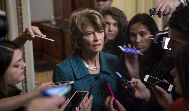Murkowski Is Opposing Kavanaugh, But She's Helping Out A GOP Colleague On The Day Of His Daughter's Wedding 