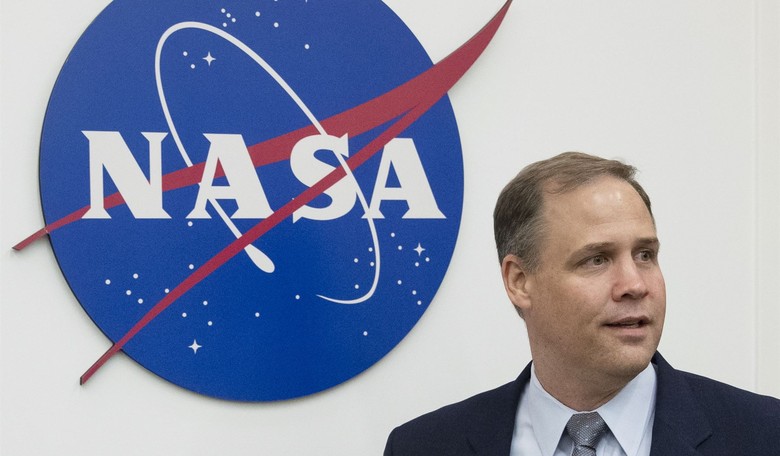  NASA Shuts the Door on 'Dumb and Dumber' Policies 