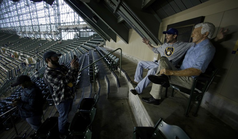 ‘Mr. Baseball’ Bob Uecker Passes Away