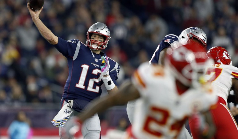 Media Remind Us of Tom Brady's Unacceptable Friendship with Trump Before Super Bowl 