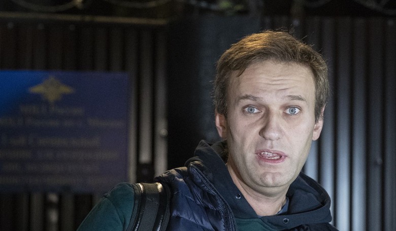 Russia Arrests Dozens of Citizens for Mourning the Death of Alexei Navalny