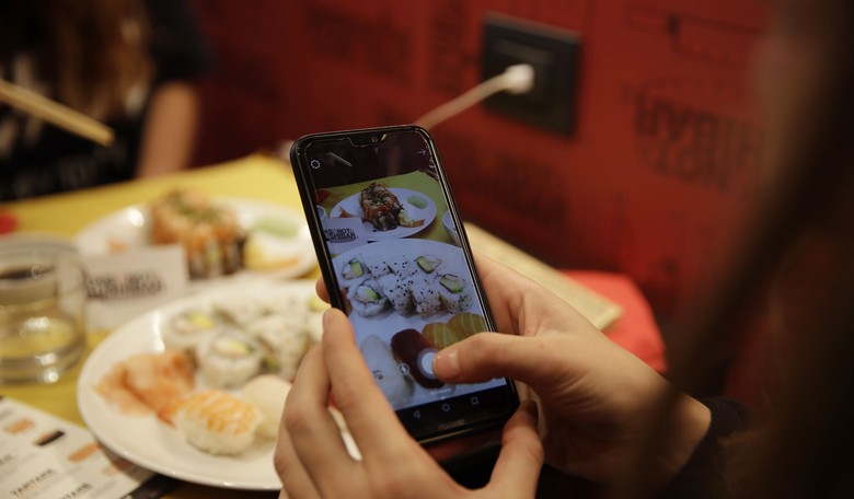 Adulting 101: Behaving in Restaurants