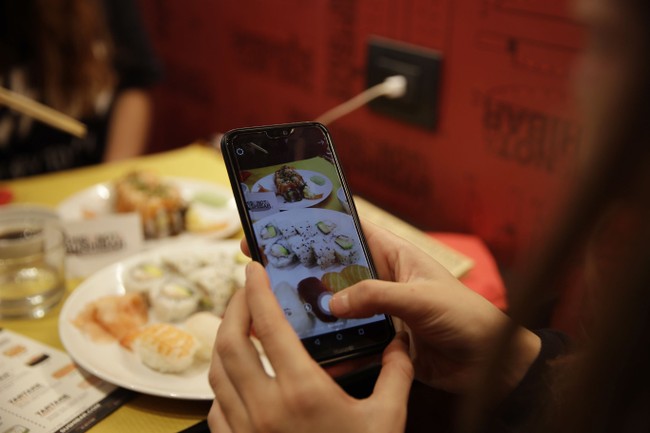 Adulting 101: Behaving In Restaurants
