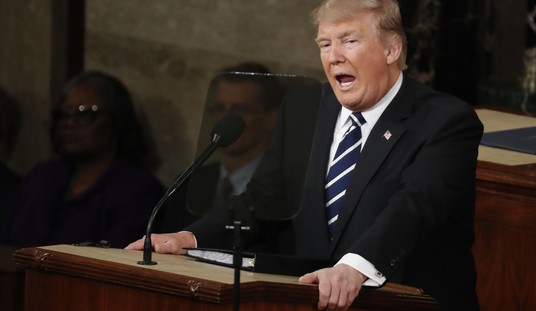 Donald Trump Is Sticking it to Putin’s Russia and Making Obama Look Bad 
