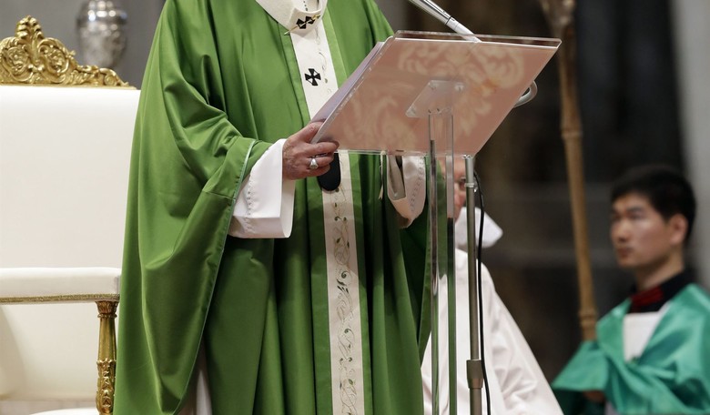 Pope Francis Calls for 'All Out Battle' Against Sex Abuse But Disappoints Victims, Leaves Unanswered Questions 