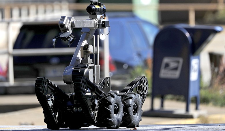 Elon Musk: 'Robots Will Surpass Good Human Surgeons Within a Few Years'