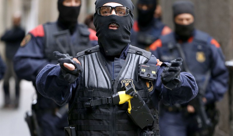 Grateful Migrant Repays His Hosts in Barcelona