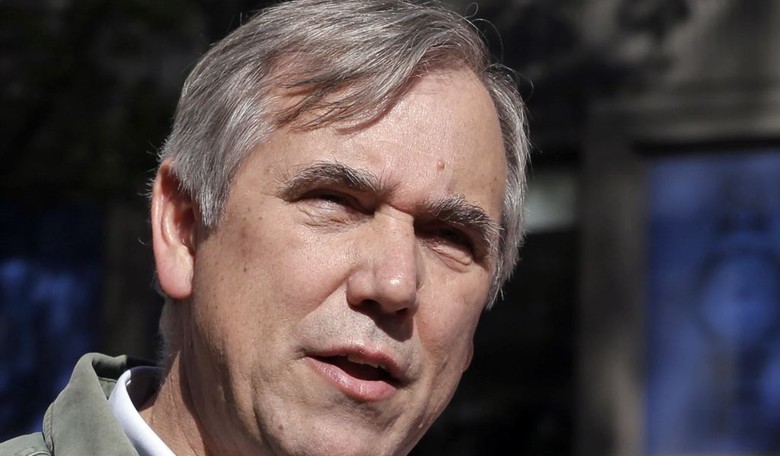Sen. Jeff Merkley Melts Down on Senate Floor in Overnight Trump Tirade